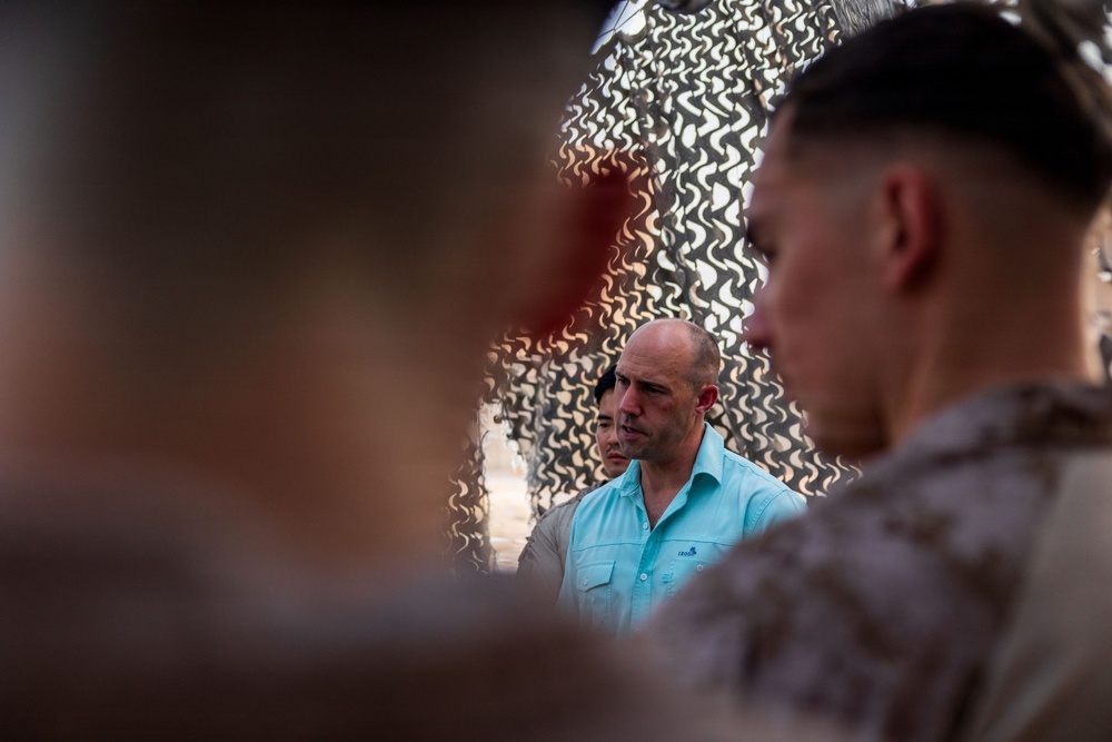 Forward Logistics Element OIC Lieutenant Colonel Medeiros Visits 11th MEU Marines