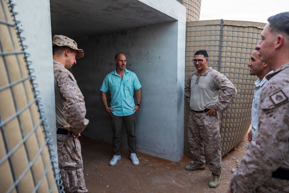 Forward Logistics Element OIC Lieutenant Colonel Medeiros Visits 11th MEU Marines
