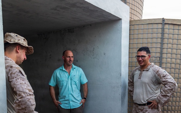 Forward Logistics Element OIC Lieutenant Colonel Medeiros Visits 11th MEU Marines