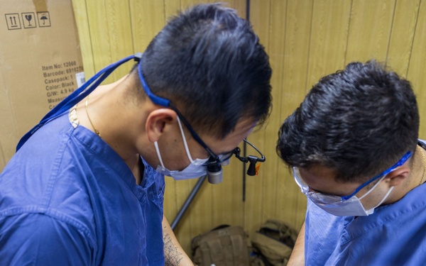 11th MEU Marines Receive Routine Dental Exams