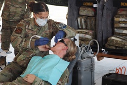 Army expeditionary dentist shares combat casualty lessons with Air Force medics