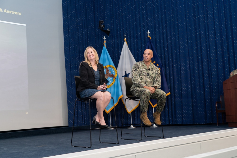 DLA Energy commander’s final townhall highlights new leadership, agency accomplishments