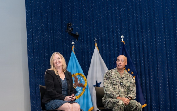 DLA Energy commander’s final townhall highlights new leadership, agency accomplishments