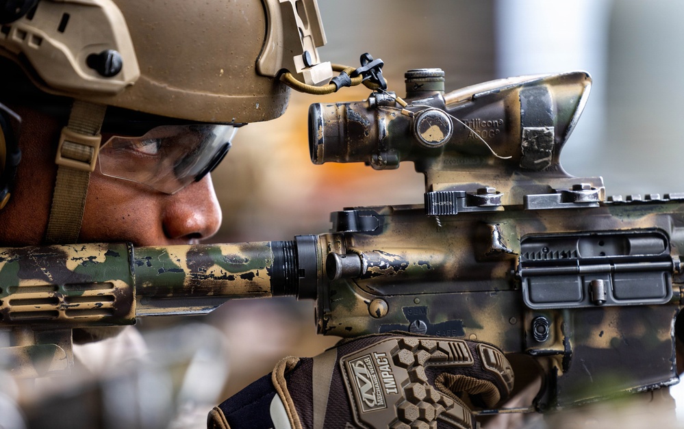 11th MEU Marines, Sailors Conduct Combat Marksmanship Training Aboard USS Boxer