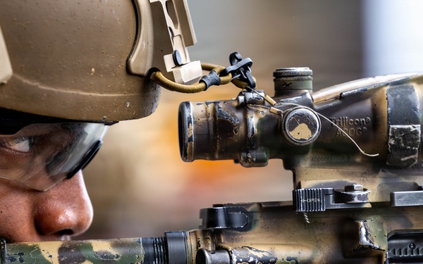 11th MEU Marines, Sailors Conduct Combat Marksmanship Training Aboard USS Boxer