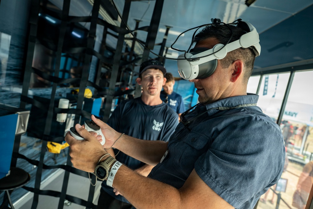 Navy Strike Group Brings Virtual Fleet Experience to Billings Navy Week