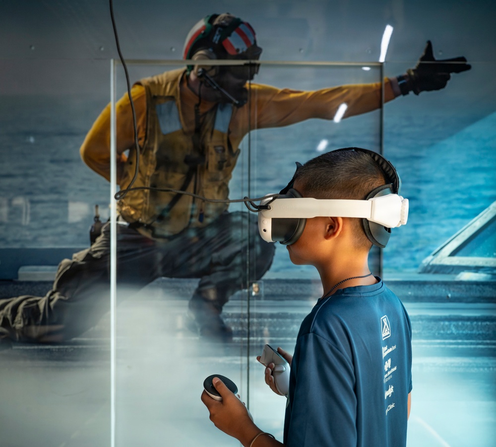 Navy Strike Group Brings Virtual Fleet Experience to Billings Navy Week