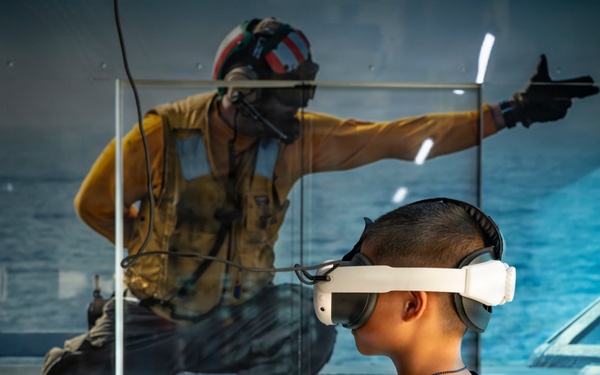 Navy Strike Group Brings Virtual Fleet Experience to Billings Navy Week