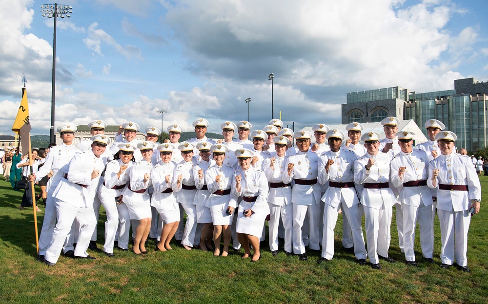 USMA Class of 2027 receives rings, now forever bonded with Long Gray Line