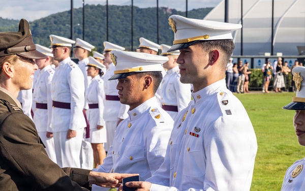 USMA Class of 2027 receives rings, now forever bonded with Long Gray Line