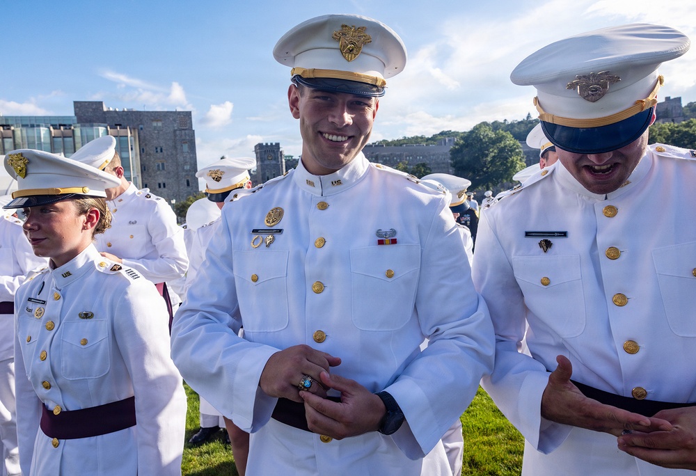 USMA Class of 2027 receives rings, now forever bonded with Long Gray Line