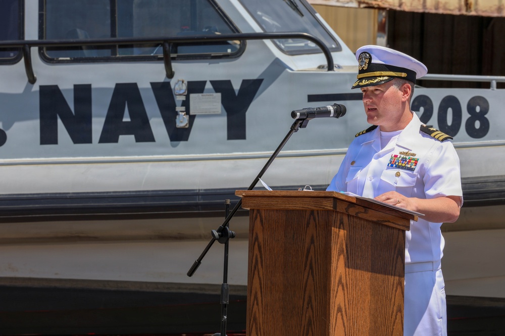 Maritime Expeditionary Security Squadon (MSRON) 5 Conduct Change of Command