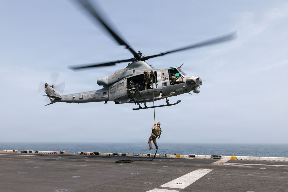 11th MEU Marines Conduct Fast-Rope Training Aboard USS Boxer