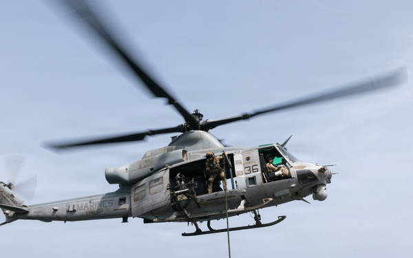 11th MEU Marines Conduct Fast-Rope Training Aboard USS Boxer