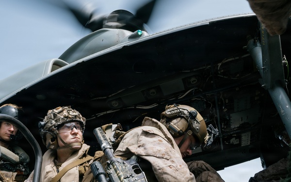 11th MEU Marines Conduct Fast-Rope Training Aboard USS Boxer