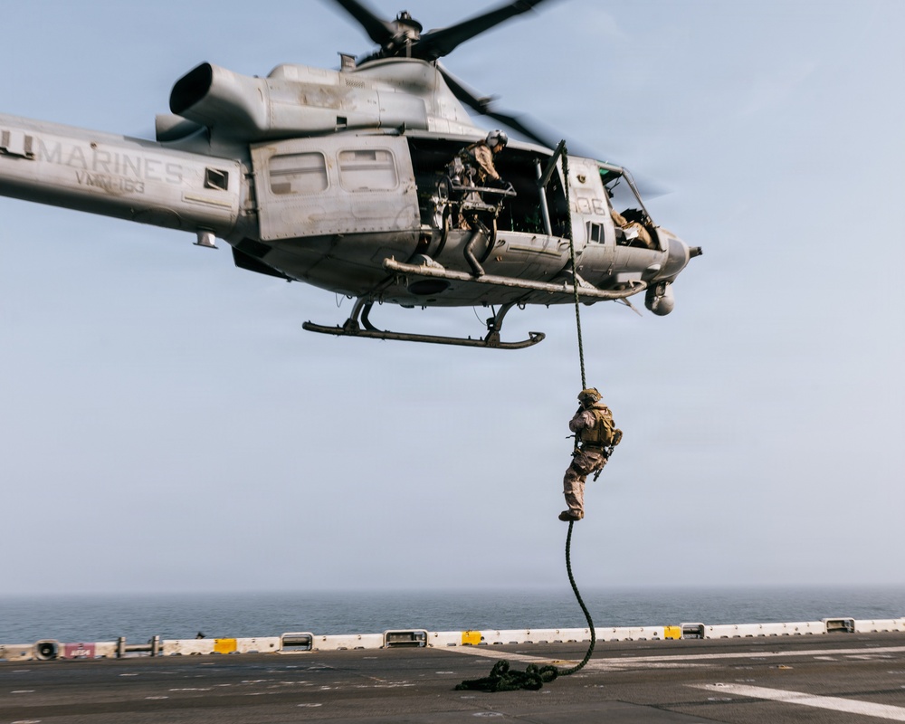 11th MEU Marines Conduct Fast-Rope Training Aboard USS Boxer
