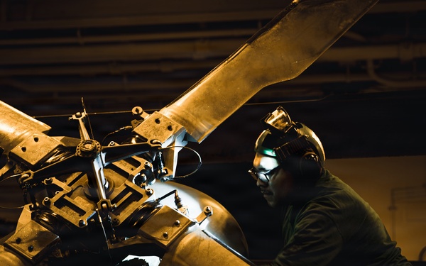 USS George Washington Conducts Maintenance