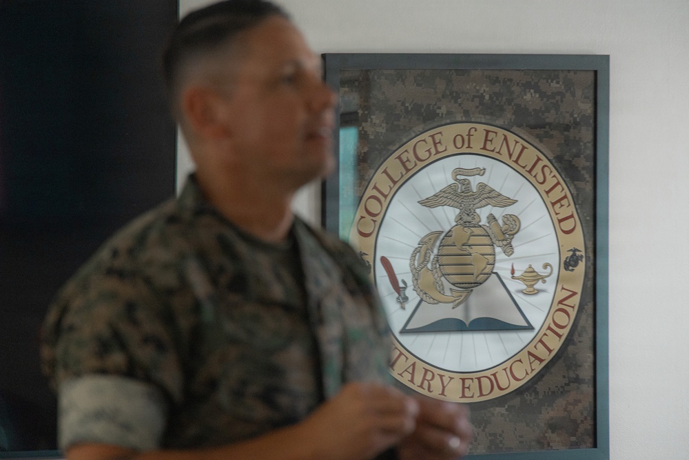 SMMC Visits First Sergeants School