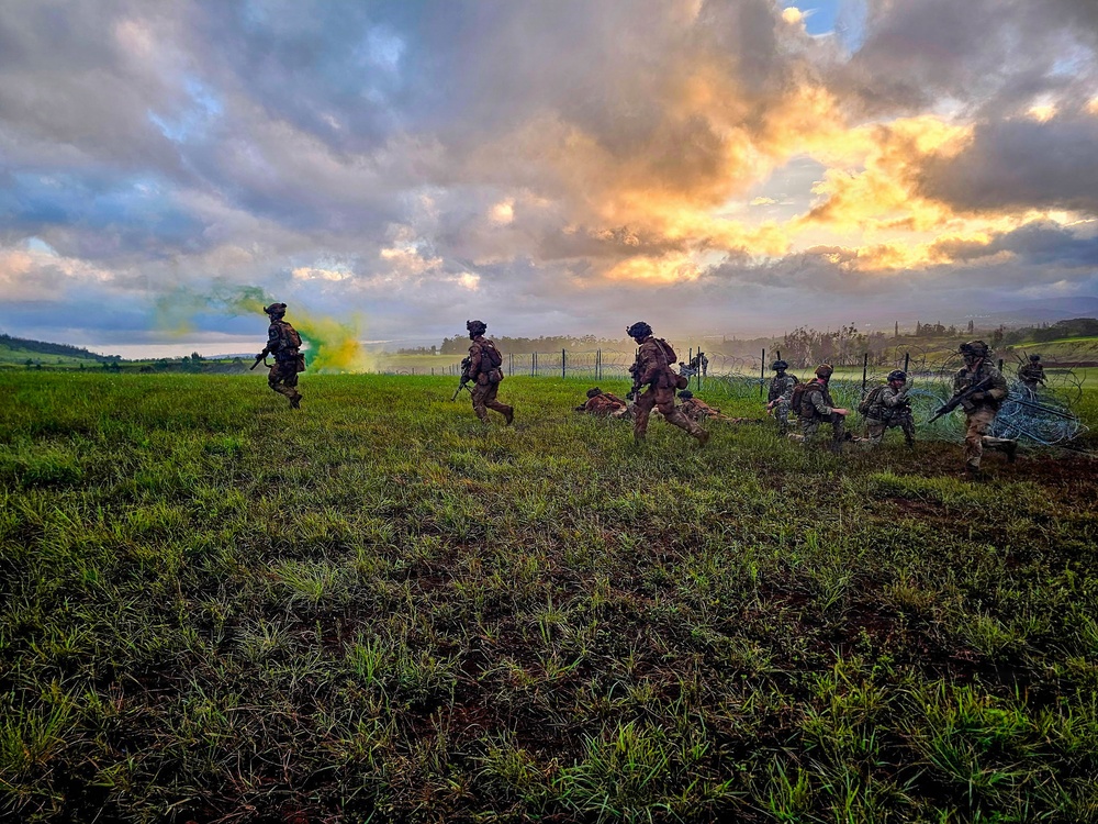 Wolfhounds Maneuver During Combined Arms Live-Fire Exercise