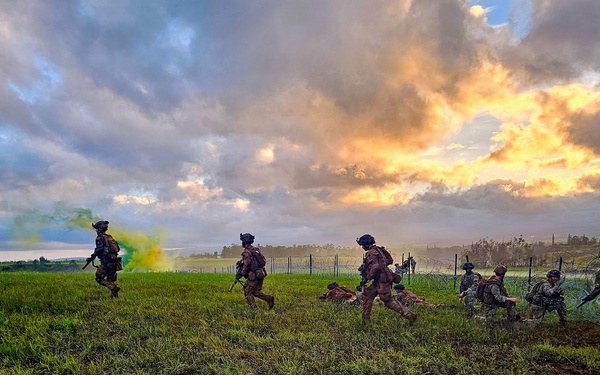 Wolfhounds Maneuver During Combined Arms Live-Fire Exercise