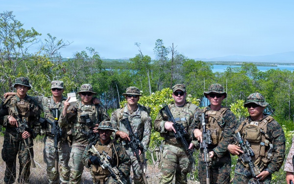 Service members assigned to Joint Task Force Southern Guard participate in Combat Hunter Tracker Course