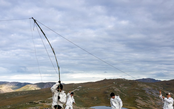 Green Berets Conduct High-Frequency Radio Shot in Greenland