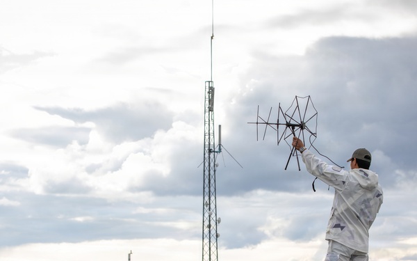 Green Berets Conduct High-Frequency Radio Shot in Greenland