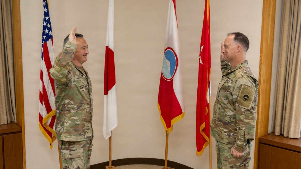 USARJ Commander Administers Oath of Office