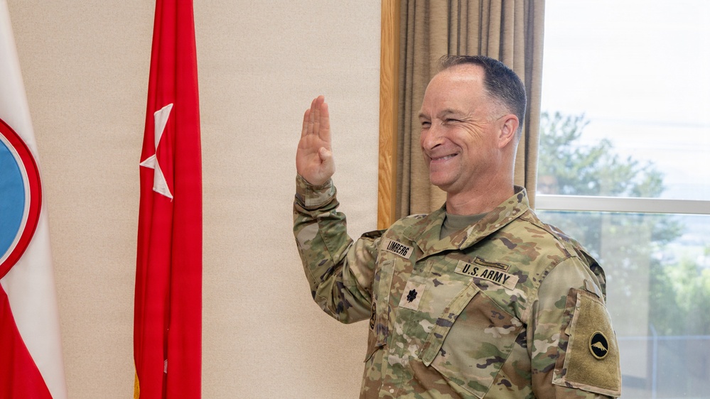 USARJ Commander Administers Oath of Office