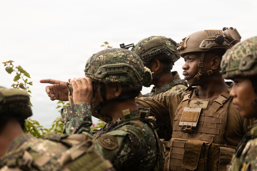U.S. Marines Conduct Fire Support Team Training with Philippine Marines