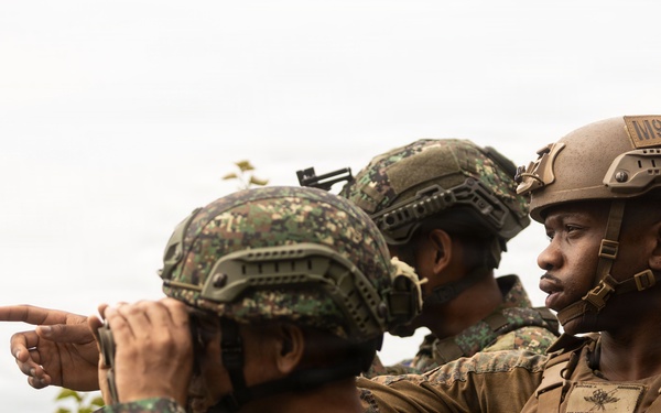 U.S. Marines Conduct Fire Support Team Training with Philippine Marines