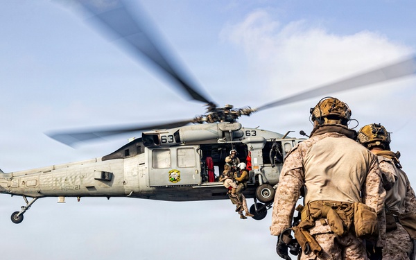 11th MEU Marines, Sailors Conduct Hoist Training Aboard USS Portland