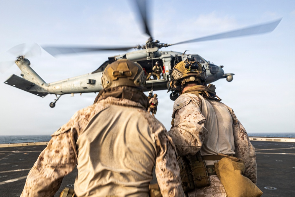 11th MEU Marines, Sailors Conduct Hoist Training Aboard USS Portland