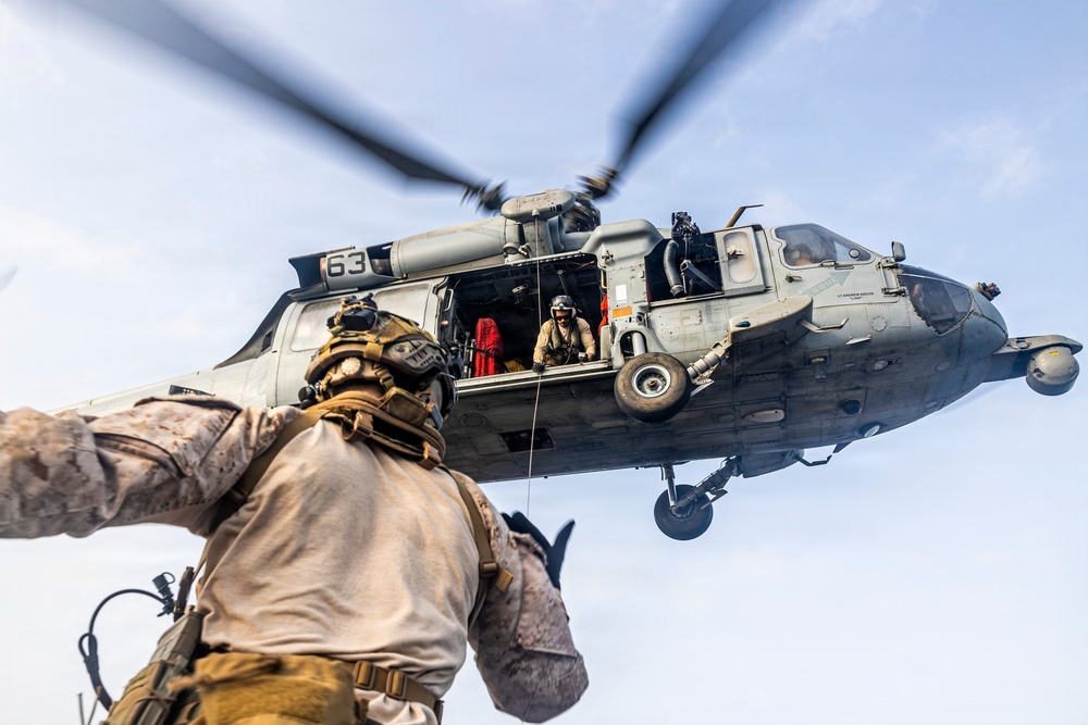 11th MEU Marines, Sailors Conduct Hoist Training Aboard USS Portland