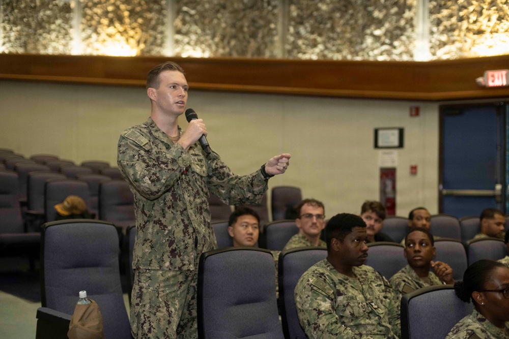 TSFTF Seminar is attended by Okinawa Sailors