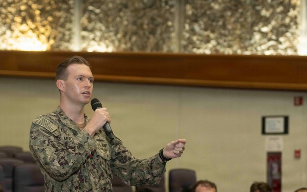 TSFTF Seminar is attended by Okinawa Sailors