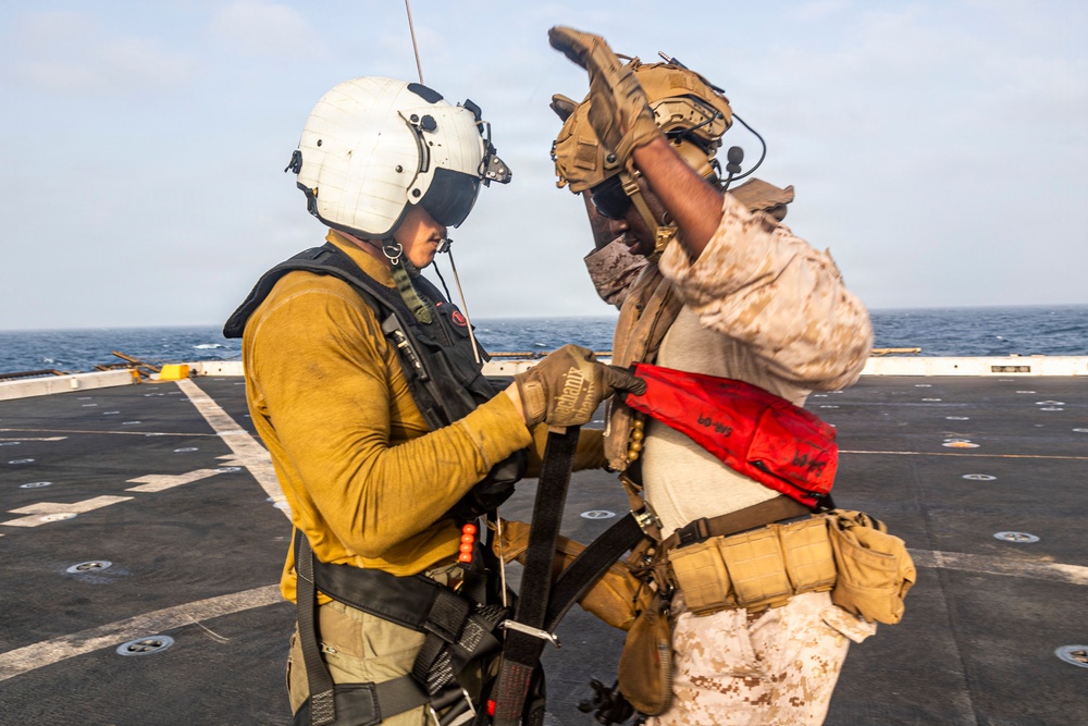 11th MEU Marines, Sailors Conduct Hoist Training Aboard USS Portland