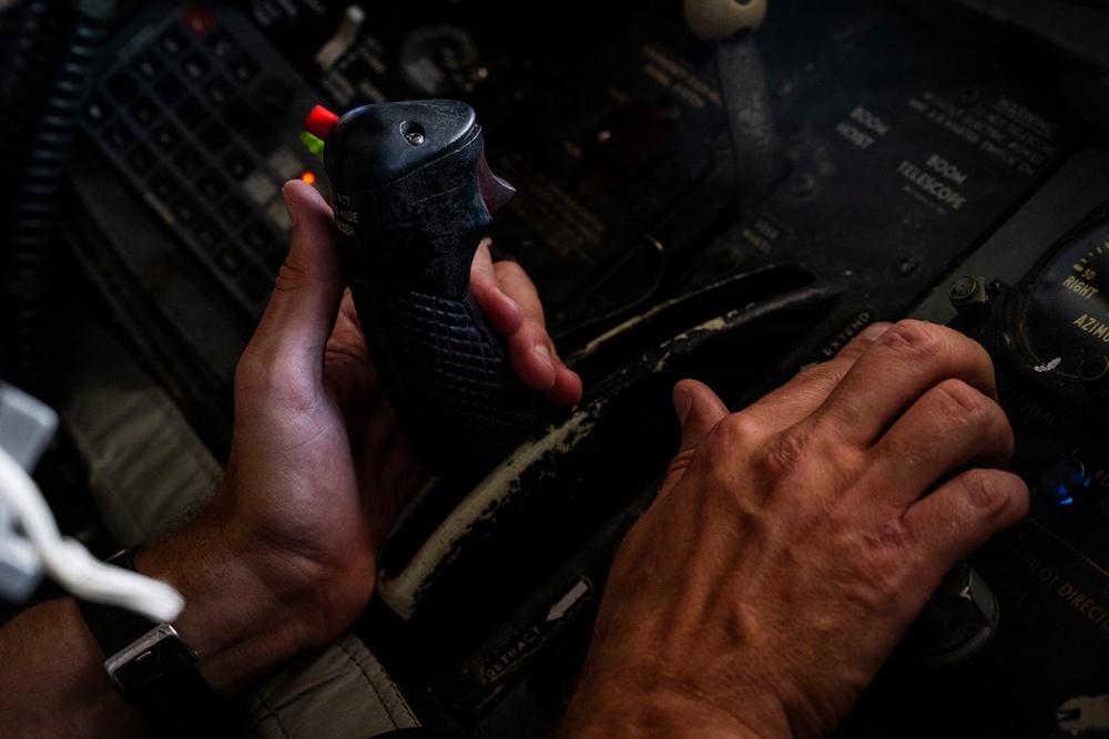 KC135 supports F35 patrol mission in CENTCOM