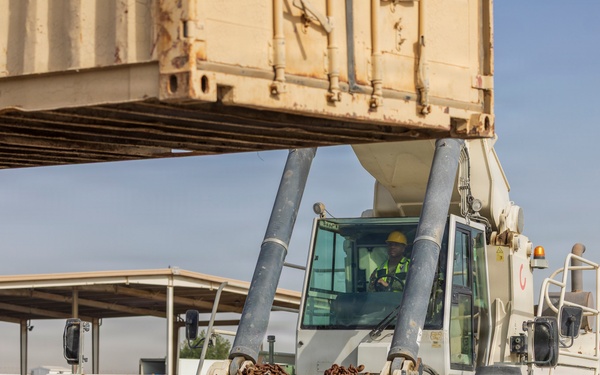 401AFSB Soldiers complete container handler certification