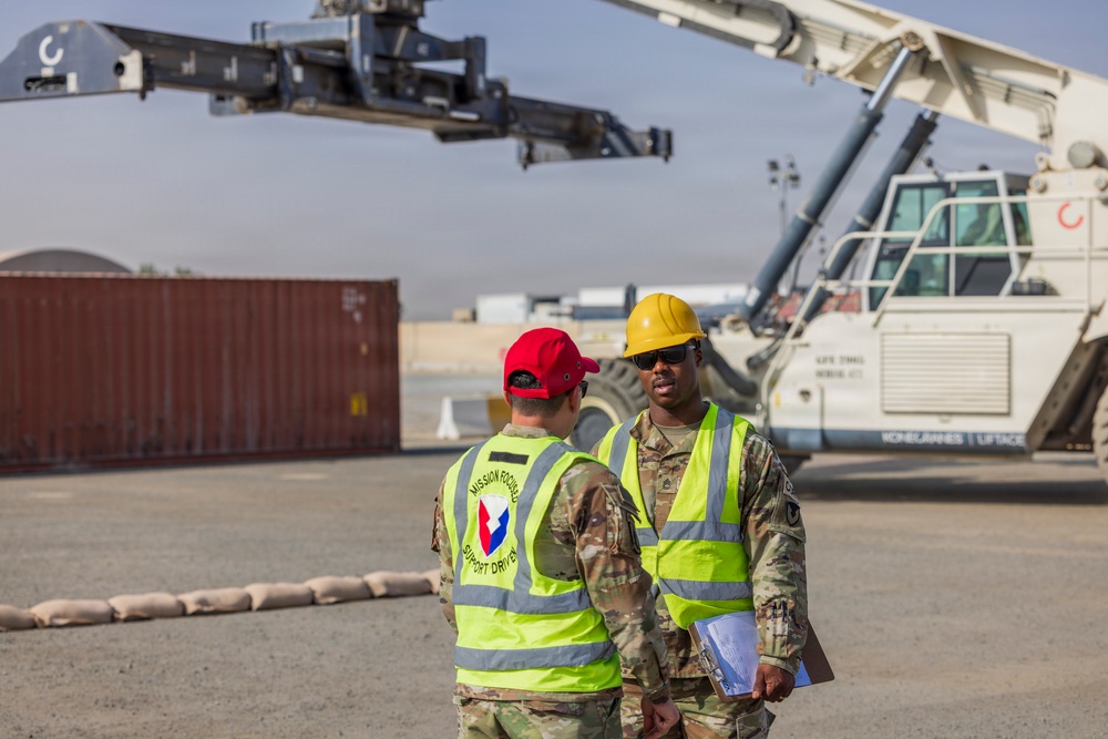 401AFSB Soldiers complete container handler certification