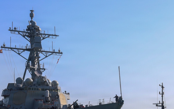 USS Oscar Austin Condutcs Berth Shift