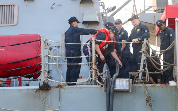 USS Oscar Austin Condutcs Berth Shift