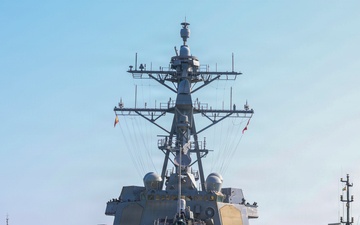 USS Oscar Austin Condutcs Berth Shift