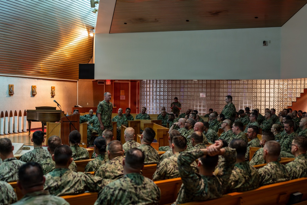 MCPON meets with Sailors, leaders at Corry Station