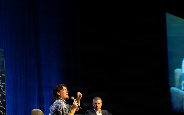 DAY 1: KEYNOTE + PALMER LUCKEY FIRESIDE CHAT