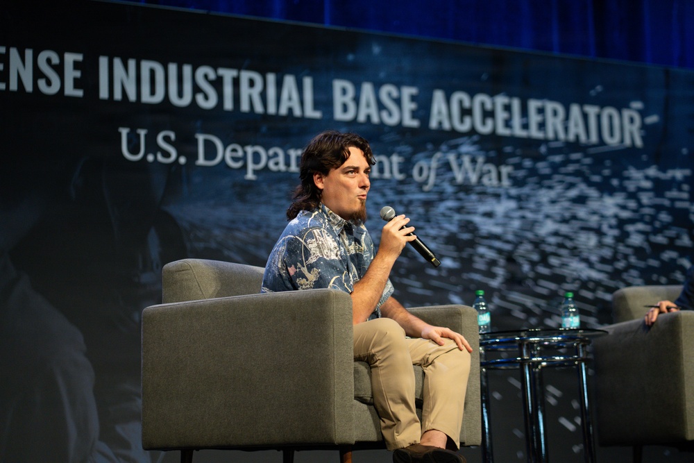 DAY 1: KEYNOTE + PALMER LUCKEY FIRESIDE CHAT
