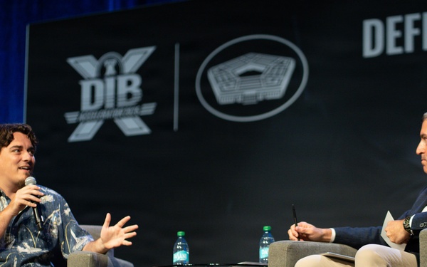 DAY 1: KEYNOTE + PALMER LUCKEY FIRESIDE CHAT