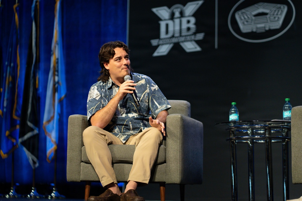 DAY 1: KEYNOTE + PALMER LUCKEY FIRESIDE CHAT