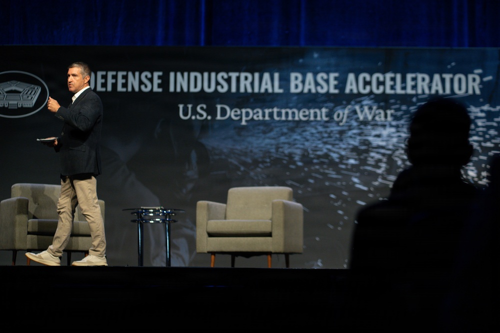 DAY 1: KEYNOTE + PALMER LUCKEY FIRESIDE CHAT