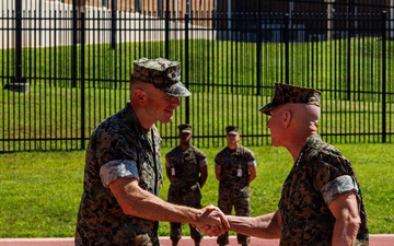 Commandant of the Marine Corps visits MCESG